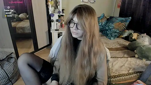 alexiamaleax online show from April 18, 2:13 am