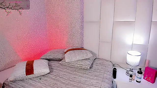 Angeles Busst online show from March 27, 8:43 pm