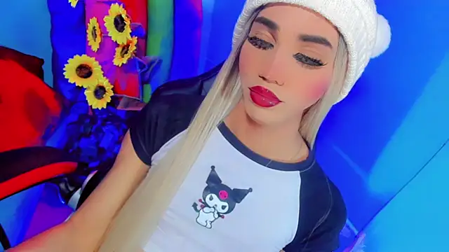 emelly horny  online show from September 13, 7:41 pm