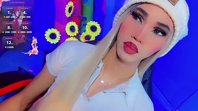 emelly horny  online show from September 24, 7:20 pm