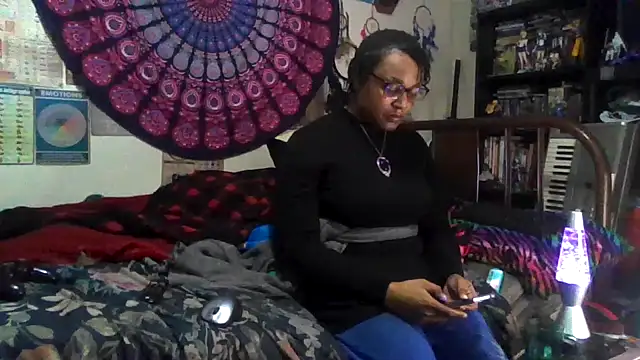 GardeniaFields online show from December 3, 7:01 am