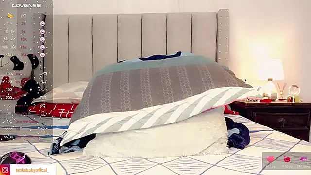 taniababy online show from April 15, 1:38 pm