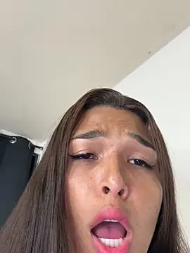 love megann online show from November 5, 2:11 am