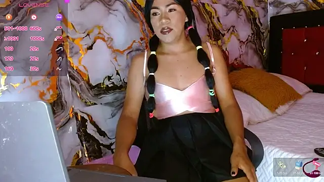 scarlethcooper99 online show from March 13, 11:30 pm