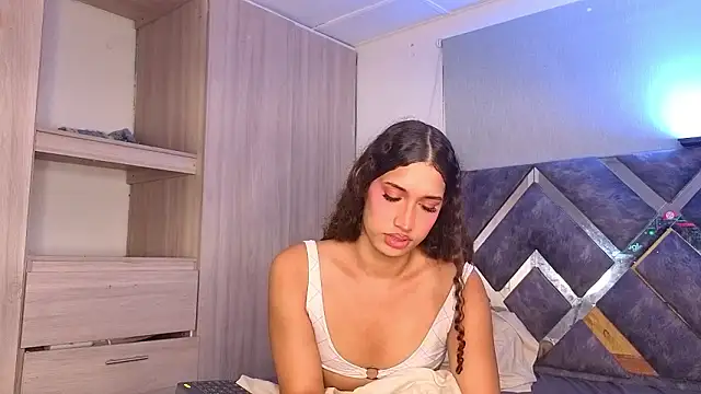 candice777 online show from March 11, 1:04 pm