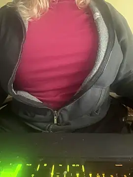 LunoviaXL online show from November 4, 11:20 am