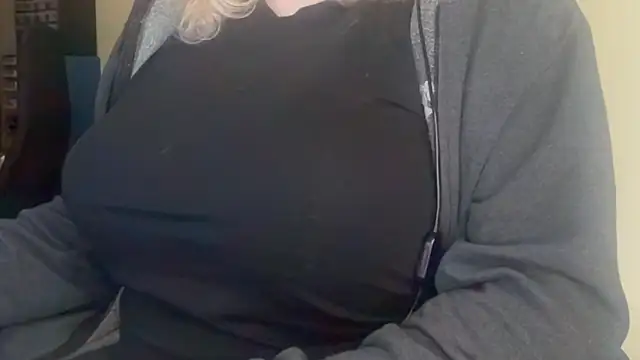 LunoviaXL online show from November 24, 10:39 am