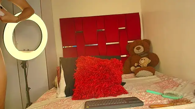 Camila hot ts online show from December 2, 3:37 pm