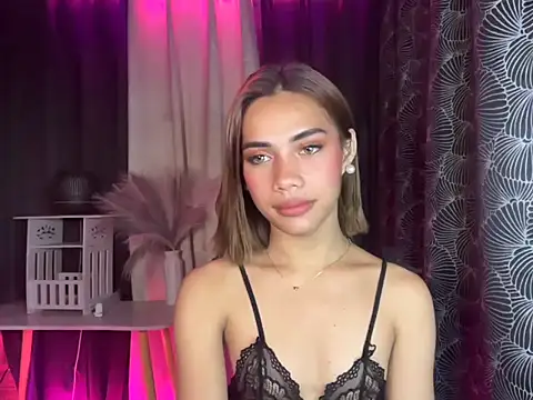 Snapshot of Lovelynikki03 chatting on October 22, 4:42 pm Lovelynikki03 online show from October 22, 4:42 pm