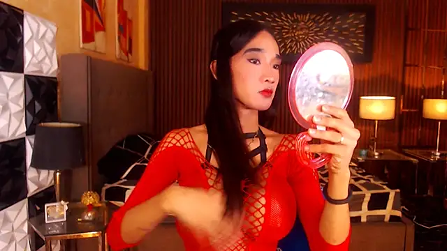 lhexiecollins online show from April 1, 1:41 pm