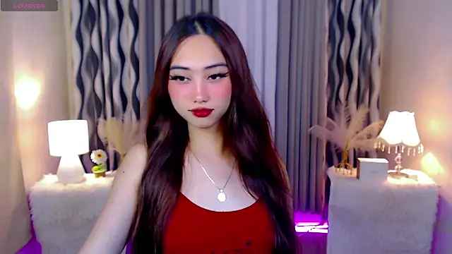 Kiah Wyatt online show from October 31, 6:45 am