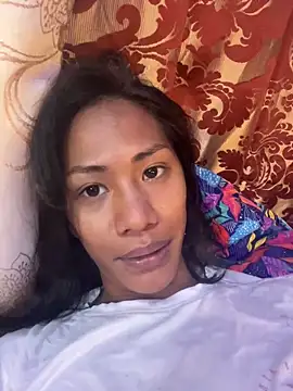sassylatina online show from June 6, 2:29 am