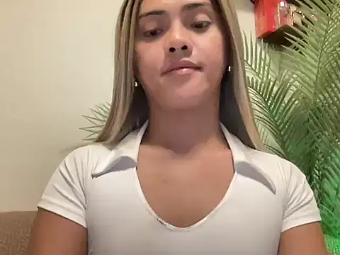 calimonroe online show from March 17, 11:17 pm