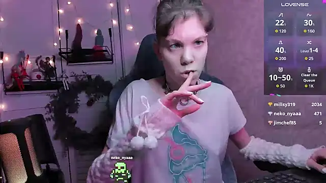 aestheticbeing online show from December 13, 7:53 pm