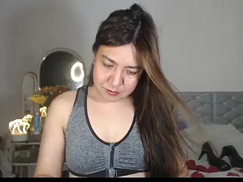 stellahugeX online show from November 29, 5:04 pm