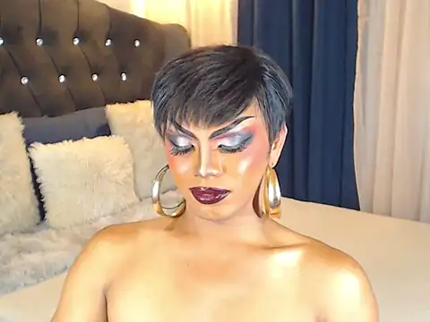 Snapshot of SmokingDomDiva chatting on October 28, 5:38 am SmokingDomDiva online show from October 28, 5:38 am