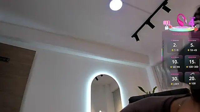 lily cash1 online show from February 10, 1:07 pm