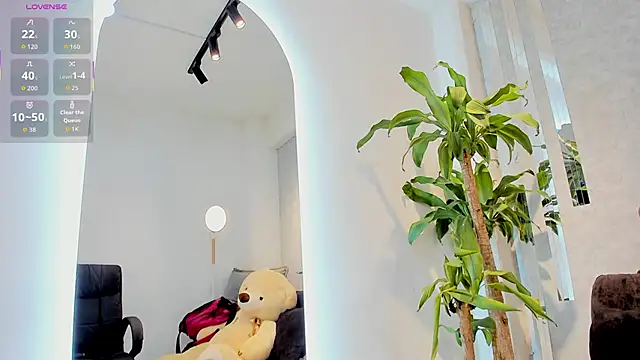 lily cash1 online show from March 19, 11:32 am