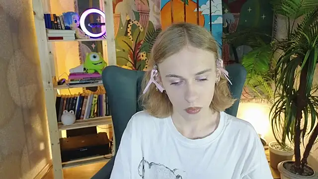 BarbieRichy online show from September 25, 12:34 pm