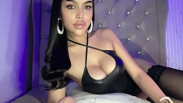 KhendraBrown online show from April 14, 8:36 pm