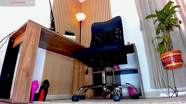 Anastacia lestrange online show from November 5, 5:13 pm