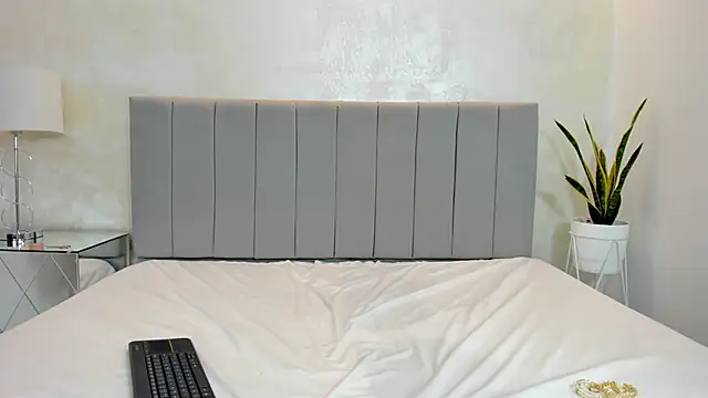 Snapshot of felicia_whitee chatting on October 11, 3:14 pm felicia whitee online show from October 11, 3:14 pm