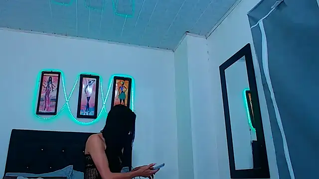 natashat lorent online show from March 25, 9:41 pm