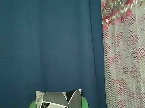 Urlustfull Sainaxxx online show from February 26, 6:07 am