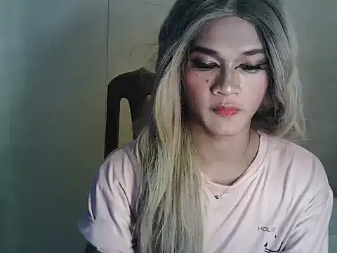 Taylor smith 0 online show from March 26, 1:04 pm