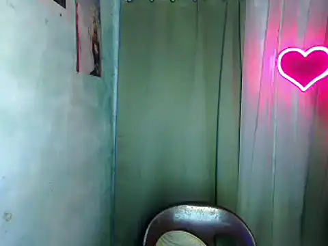 sweetsassyxx online show from April 18, 12:34 am