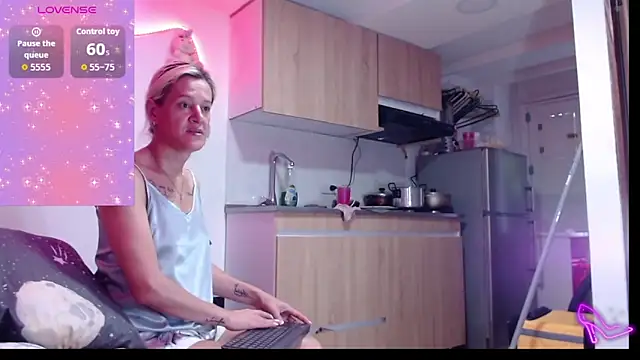 AllysonStonne online show from March 13, 10:46 pm