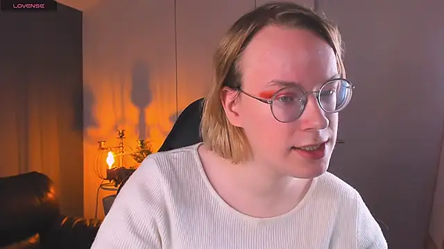 Amanda Butlerr online show from October 5, 11:11 am