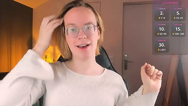 Amanda Butlerr online show from October 12, 9:45 am