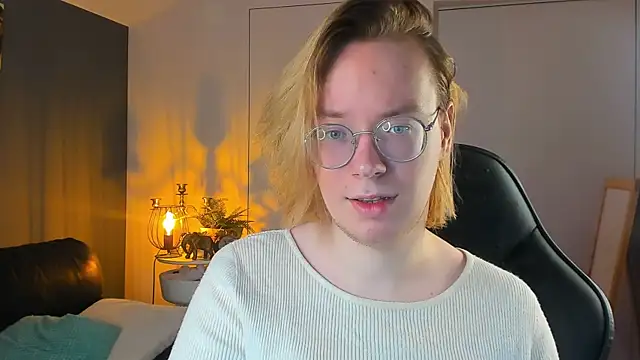 Amanda Butlerr online show from October 18, 10:08 am