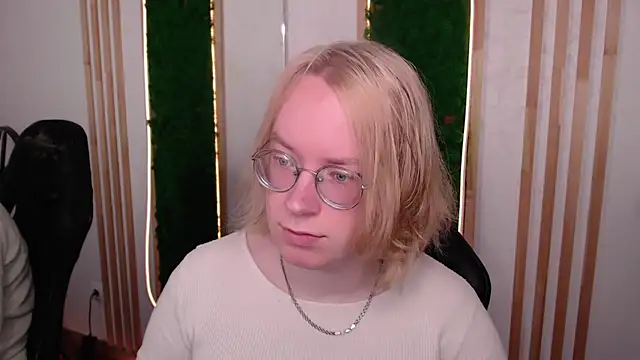 Amanda Butlerr online show from July 30, 1:43 pm