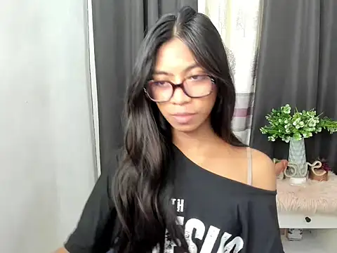 Snapshot of Kayra_Slut122 chatting on October 26, 6:26 pm Kayra Slut122 online show from October 26, 6:26 pm