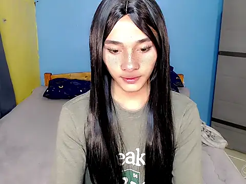 Petite HugeCock online show from July 1, 9:43 am