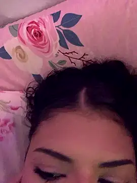 luluzinhax online show from January 12, 5:25 am