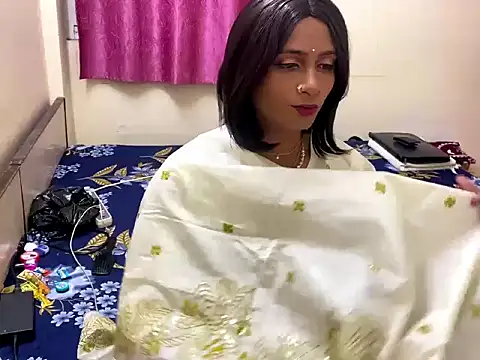 LuvLayla online show from October 29, 8:18 pm