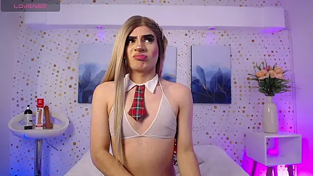 Emily Vaughan online show from September 29, 3:39 am