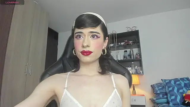 urLittlesissy online show from April 15, 3:34 am