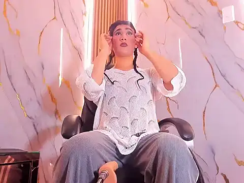 Marian Cristal online show from April 17, 2:25 am