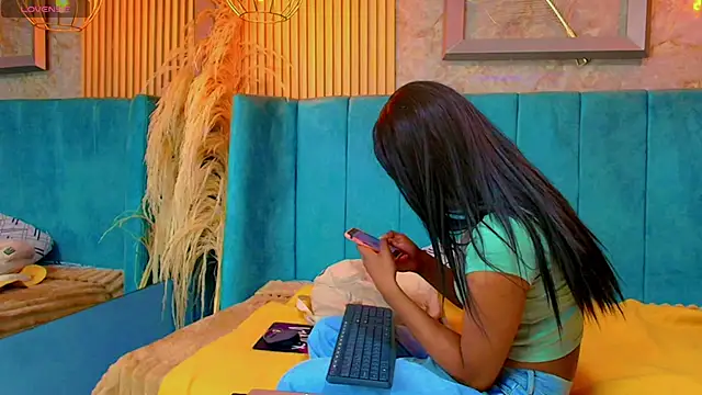 briannyte25 online show from October 11, 11:45 am