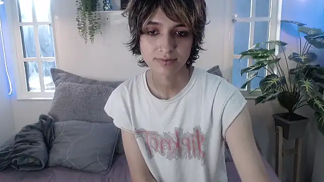 Snapshot of noellee__ chatting on October 3, 2:28 pm noellee online show from October 3, 2:28 pm