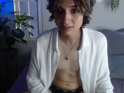Snapshot of noellee__ chatting on October 5, 2:39 pm noellee online show from October 5, 2:39 pm