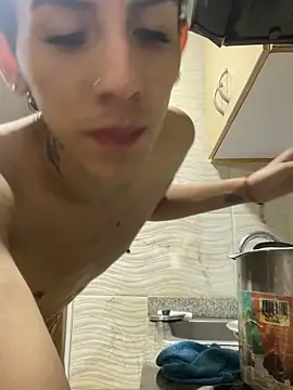 SiaraRealist online show from October 31, 11:57 pm