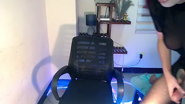 UrGoddessJuliax online show from February 22, 12:03 am