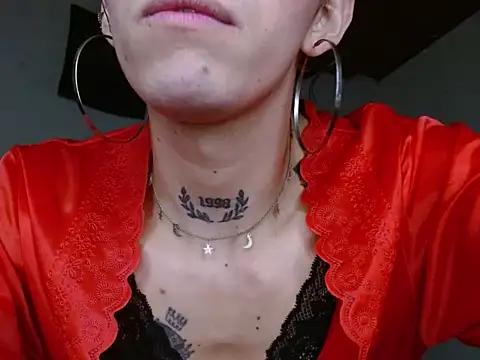 Scarlett crastrawberry online show from April 10, 6:30 am