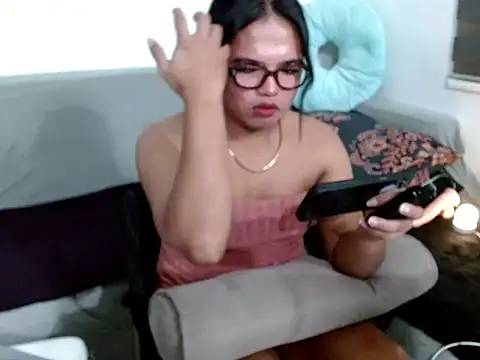 jelai evans online show from December 3, 8:02 pm