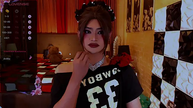 AthisaMooreTS online show from January 10, 9:15 am